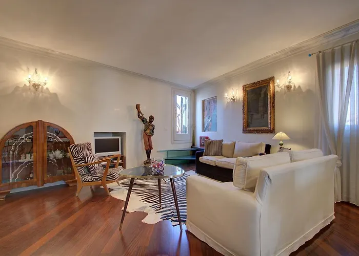 Moors Terrace * 威尼斯