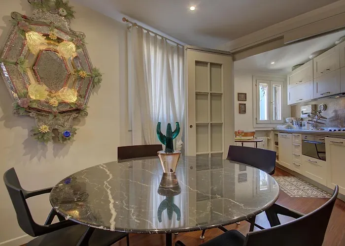 Moors Terrace * 威尼斯